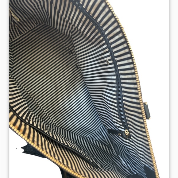 Kate Spade New York Cameron Street Lucie Tote. Black 14”x11”x6” - Picture 6 of 7